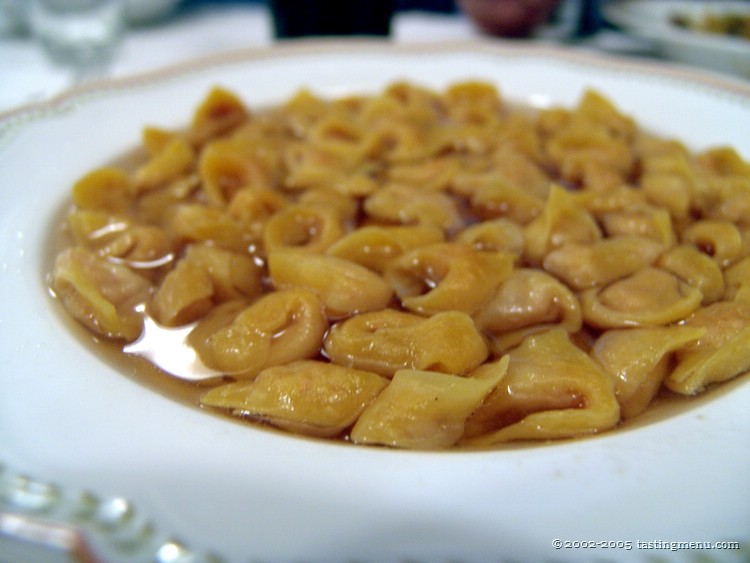 15-tortellini in brodo di tradizione bolognese.jpg