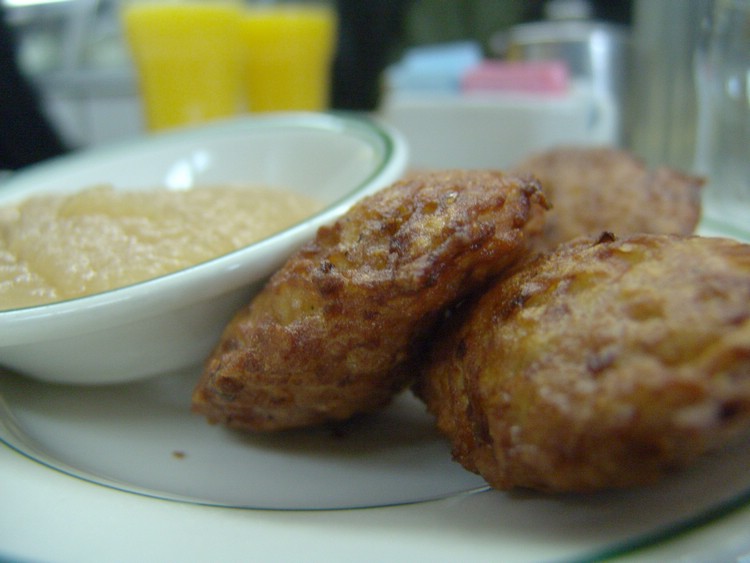 03 latkes with apple sauce.jpg