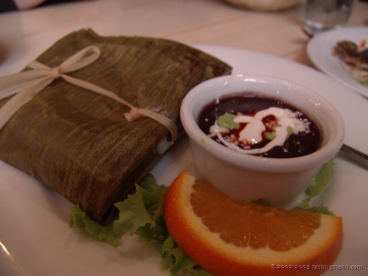 18-tamales de mole negro.jpg